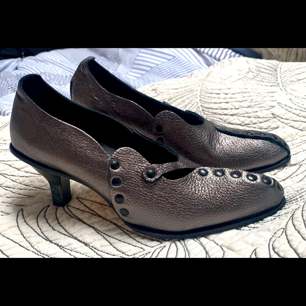 Vintage CYDWOQ leather ‘Larkspur’ kitten heels NIB